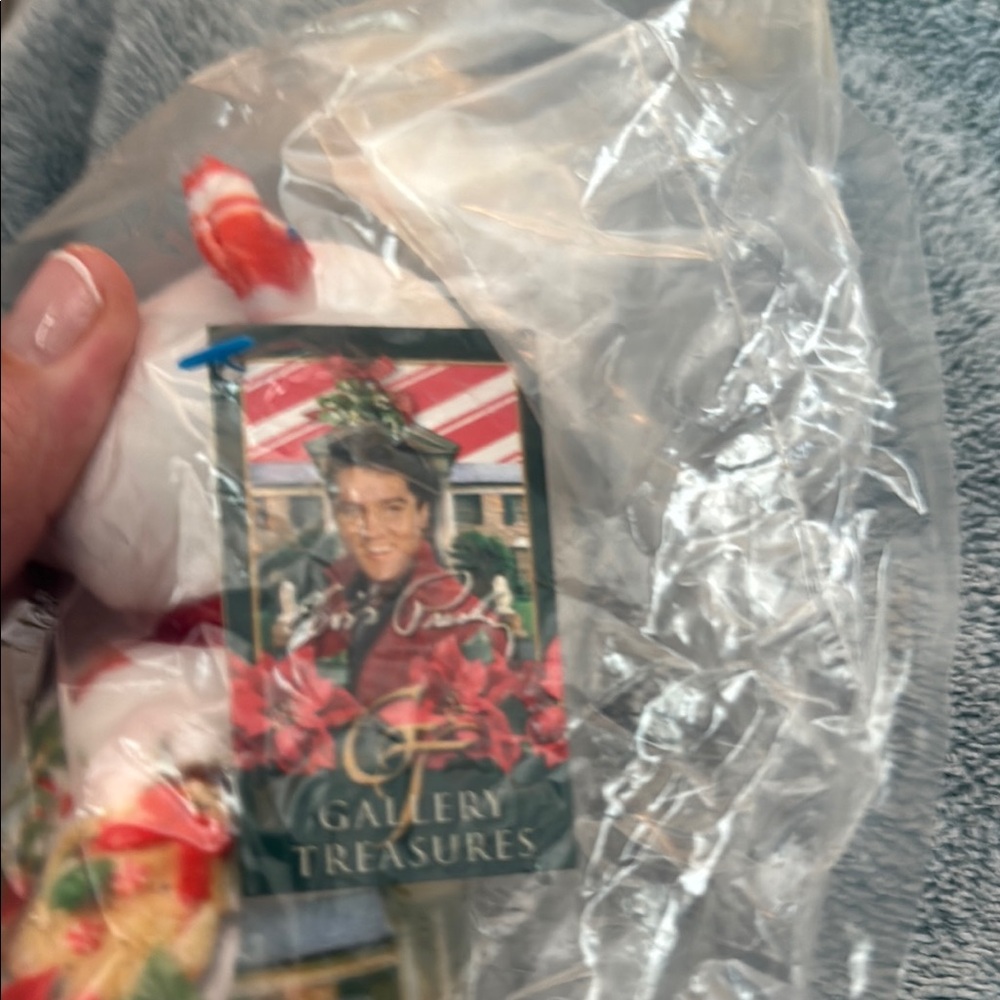 Elvis Presley Christmas Teddy Bear - Picture 3 of 7